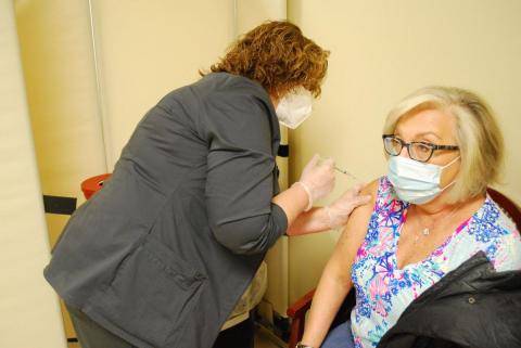 The Highlands And Esterbrook Pharmacy Partner For Covid Vaccine Clinic The Highlands At Wyomissing